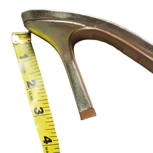 MARC Fisher Draya Heels Gold size 6 new with imperfections - Picture 4 of 9